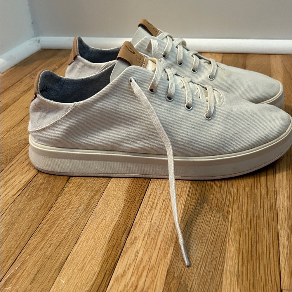 OluKai. Women’s white Sneakers - Picture 3 of 6